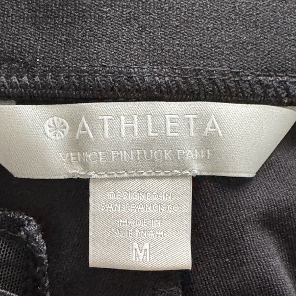 Athleta Venice Pintuck black Pants size medium - Picture 8 of 8